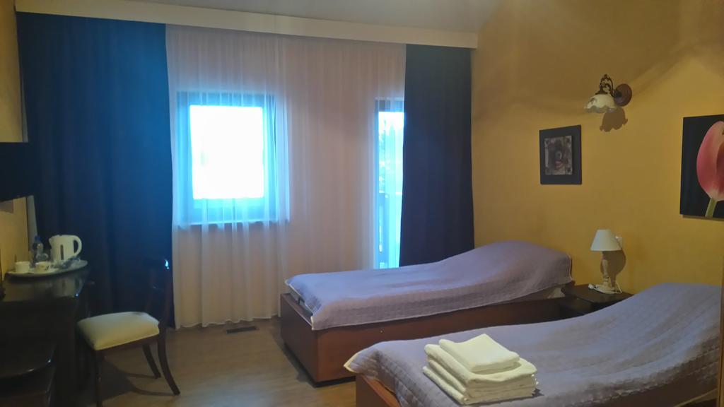 Dalnia Karczma Biesiadna Bed & Breakfast エクステリア 写真